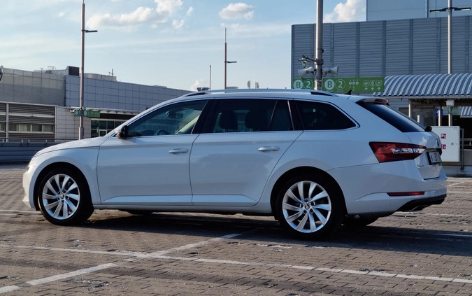 Skoda Superb cena 121900 przebieg: 66369, rok produkcji 2018 z Warszawa małe 742